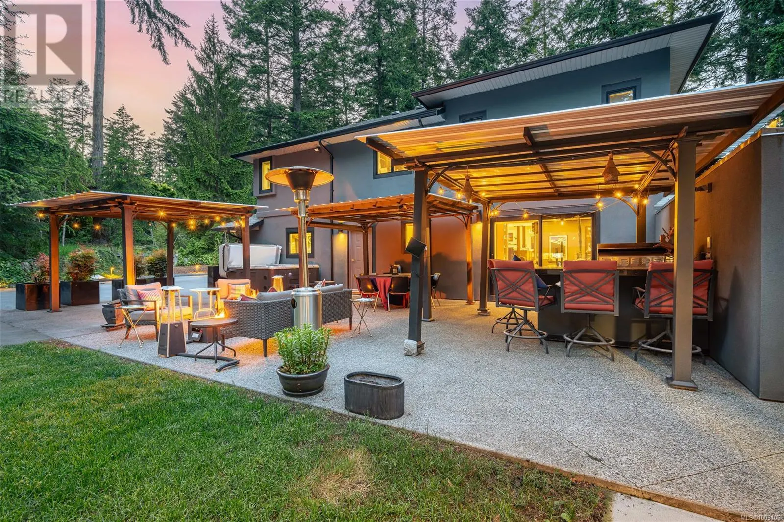 851 Sayward Rd