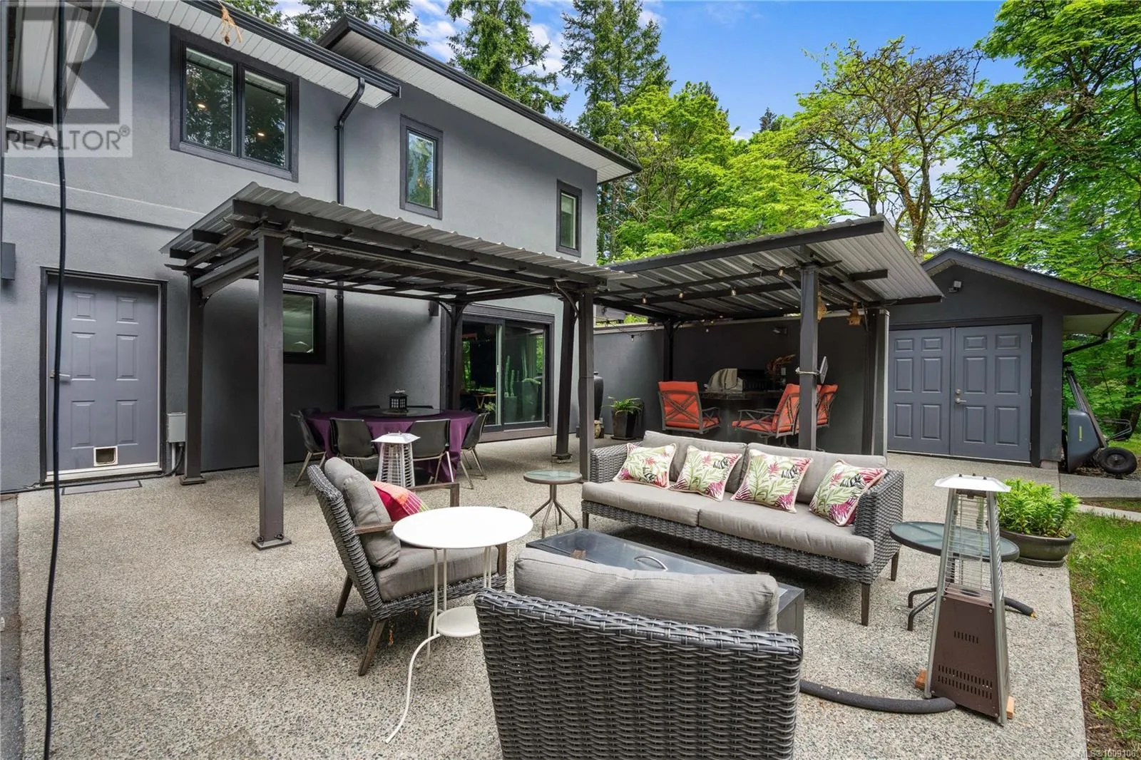 851 Sayward Rd