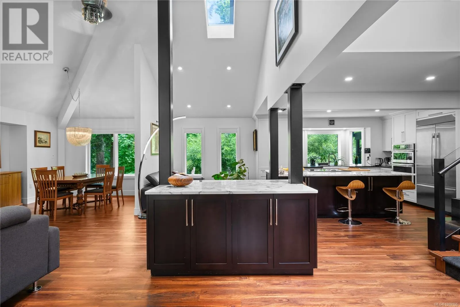 851 Sayward Rd