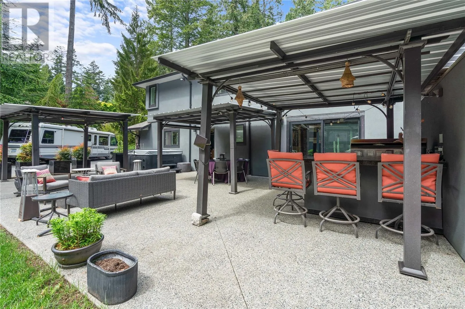 851 Sayward Rd