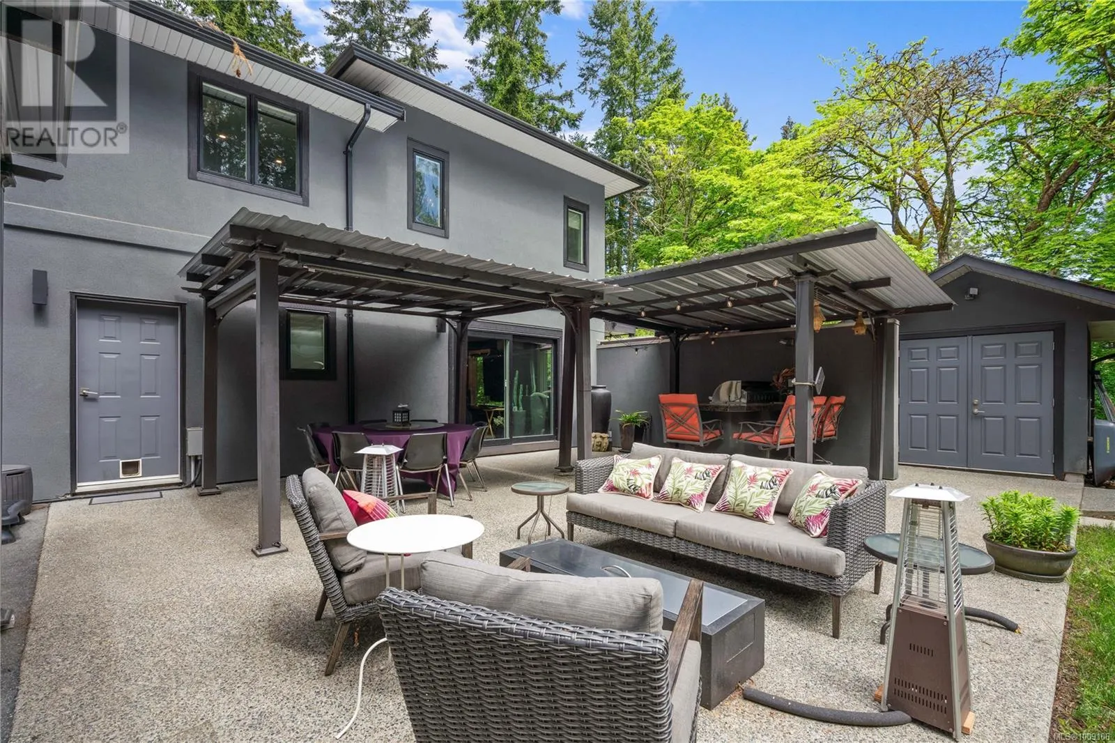 851 Sayward Rd