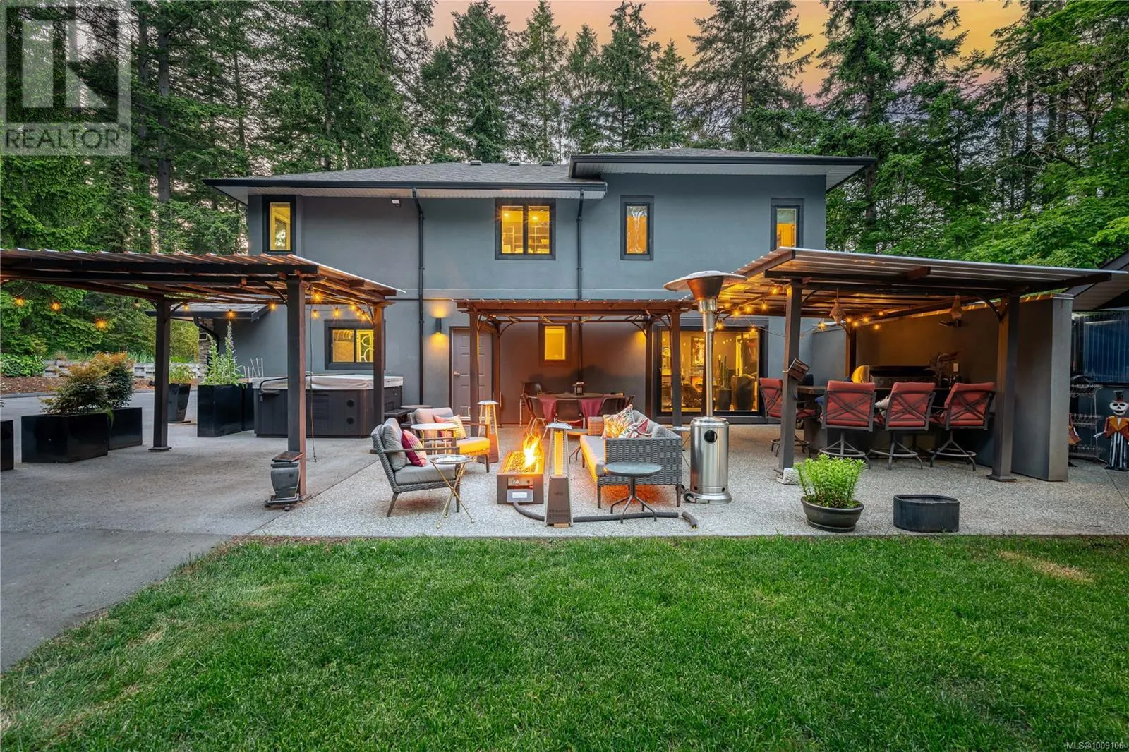 851 Sayward Rd