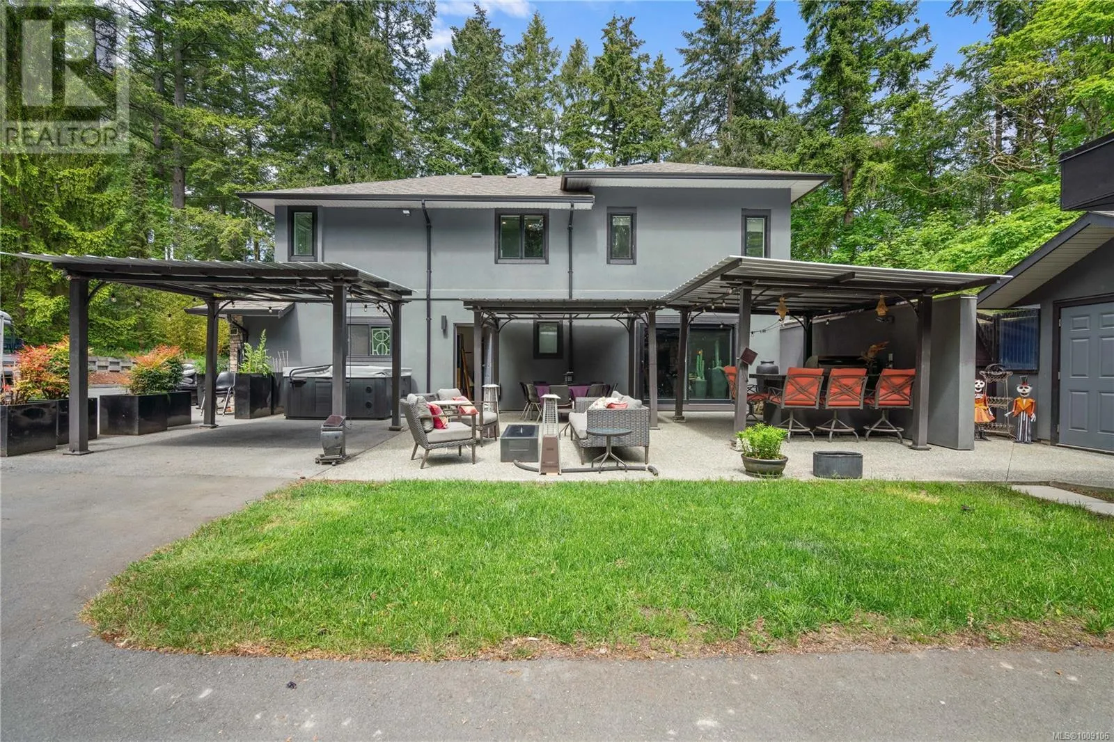 851 Sayward Rd