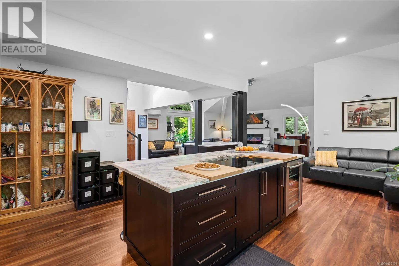 851 Sayward Rd