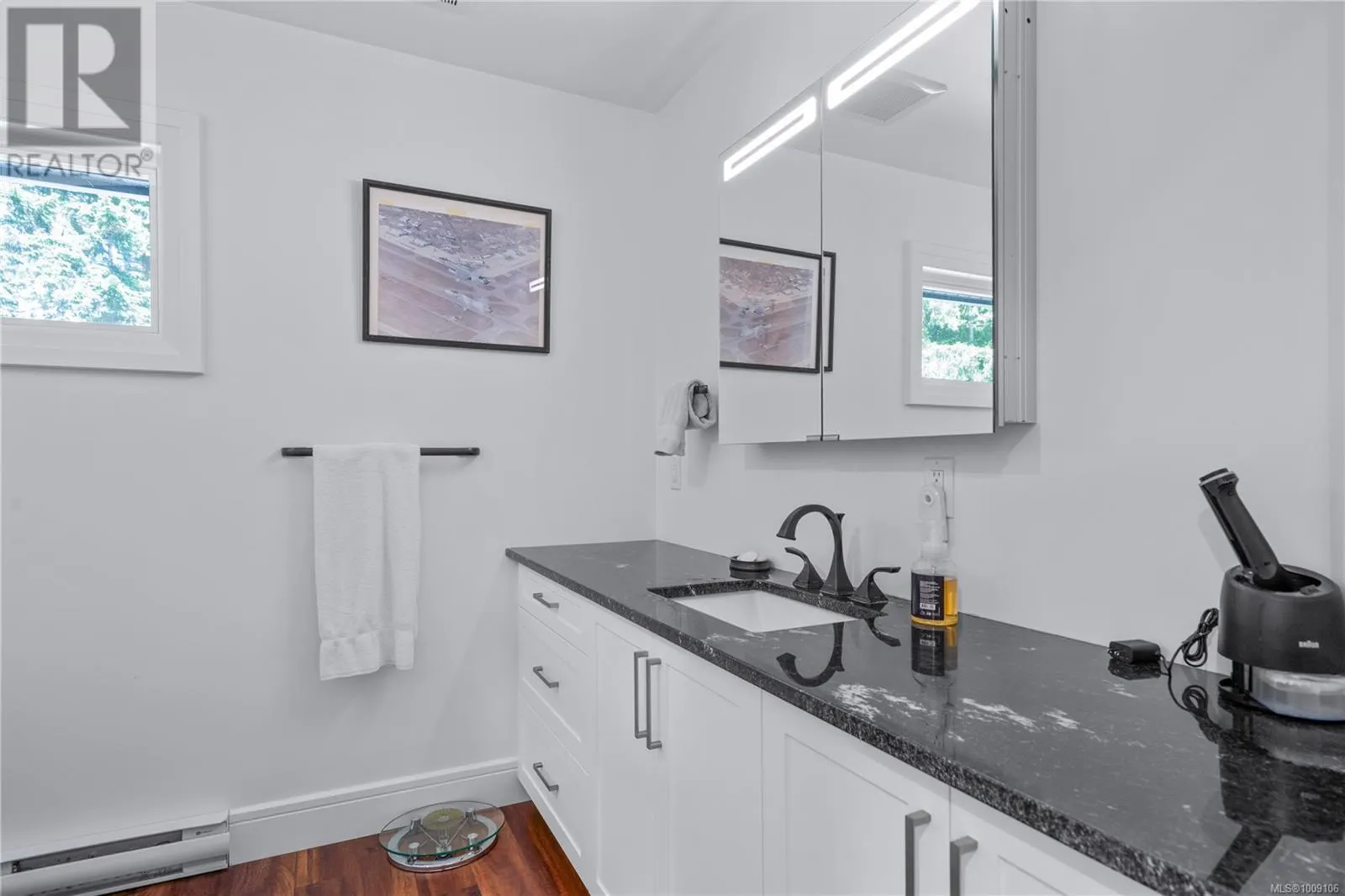 851 Sayward Rd