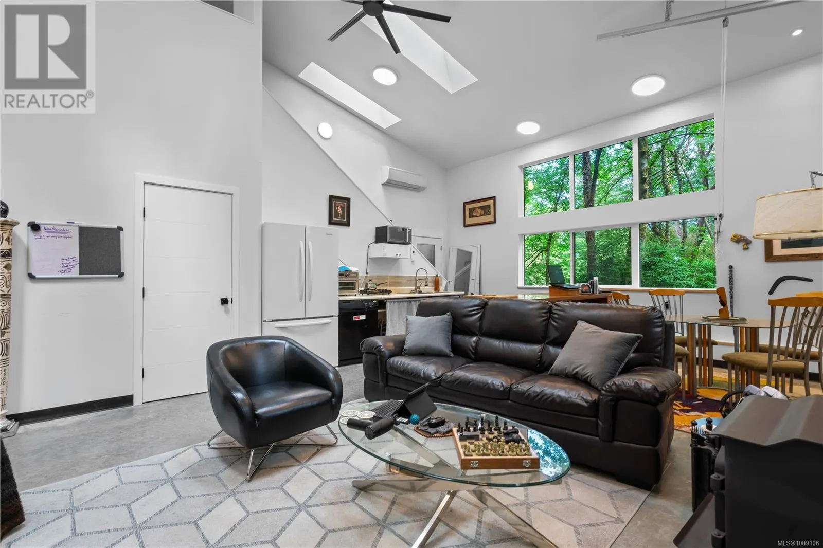 851 Sayward Rd
