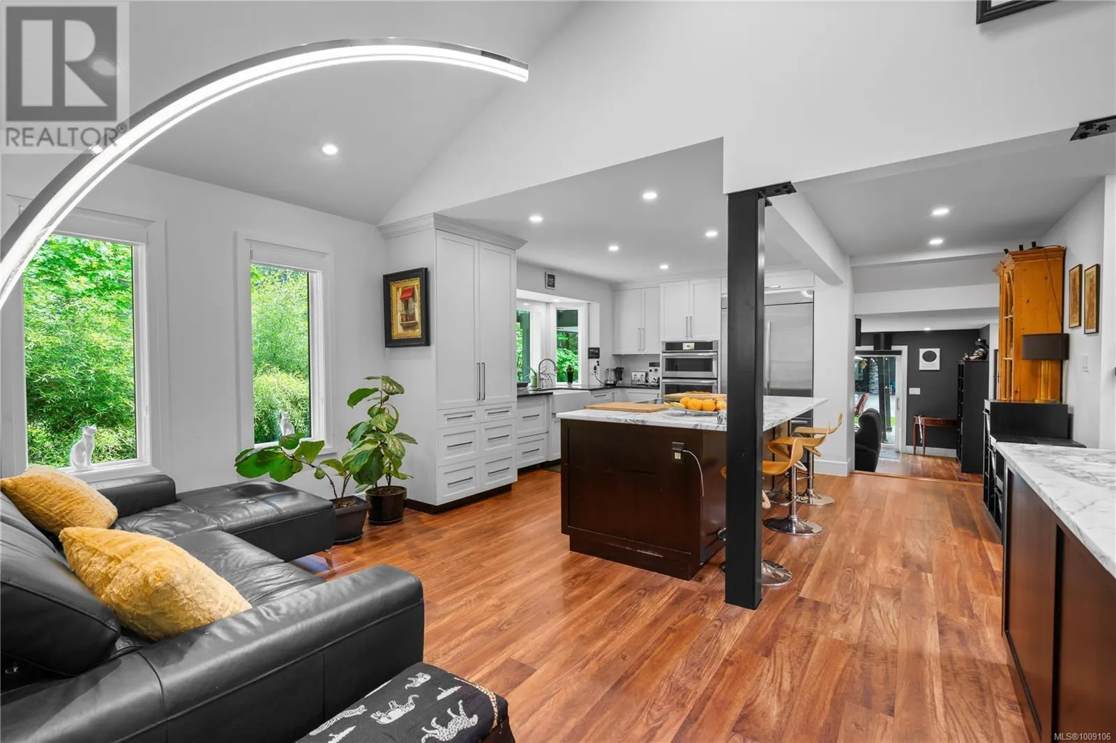 851 Sayward Rd