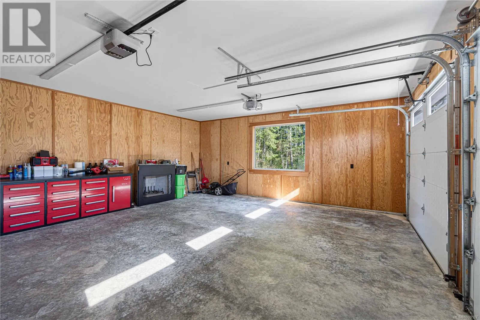 1227 Burbank Rd