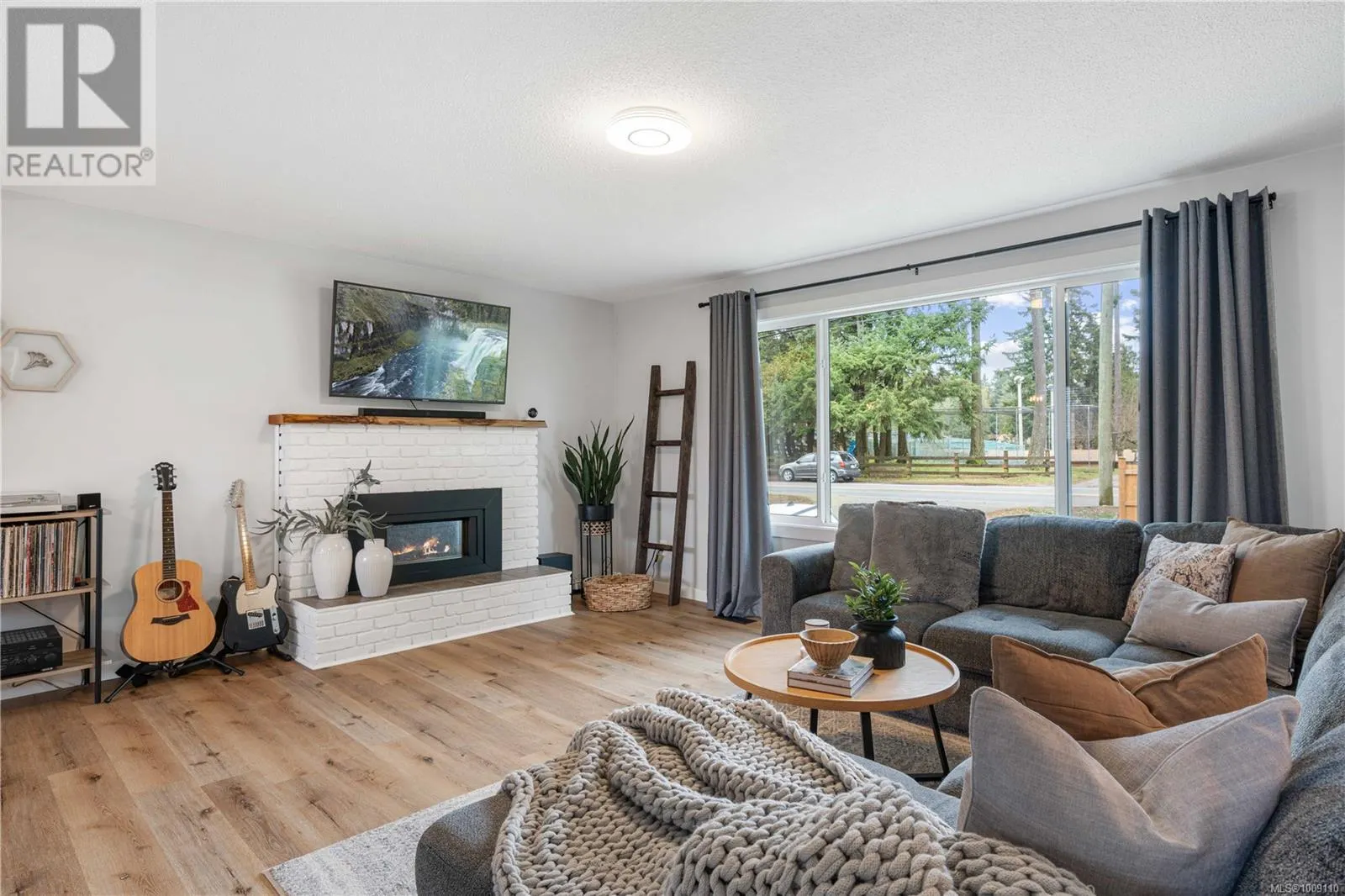 3677 Norwell Dr