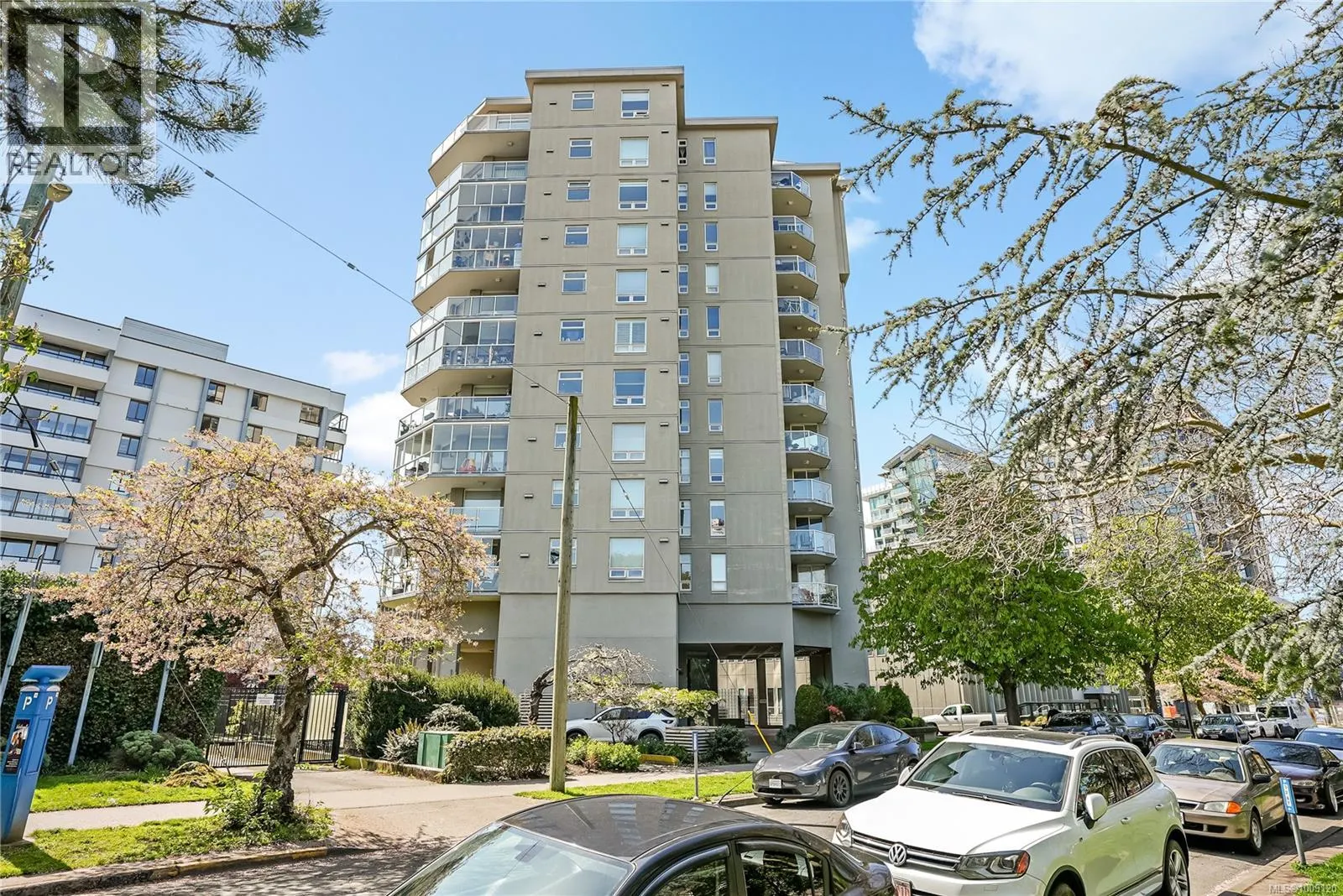 501 1015 Pandora Ave