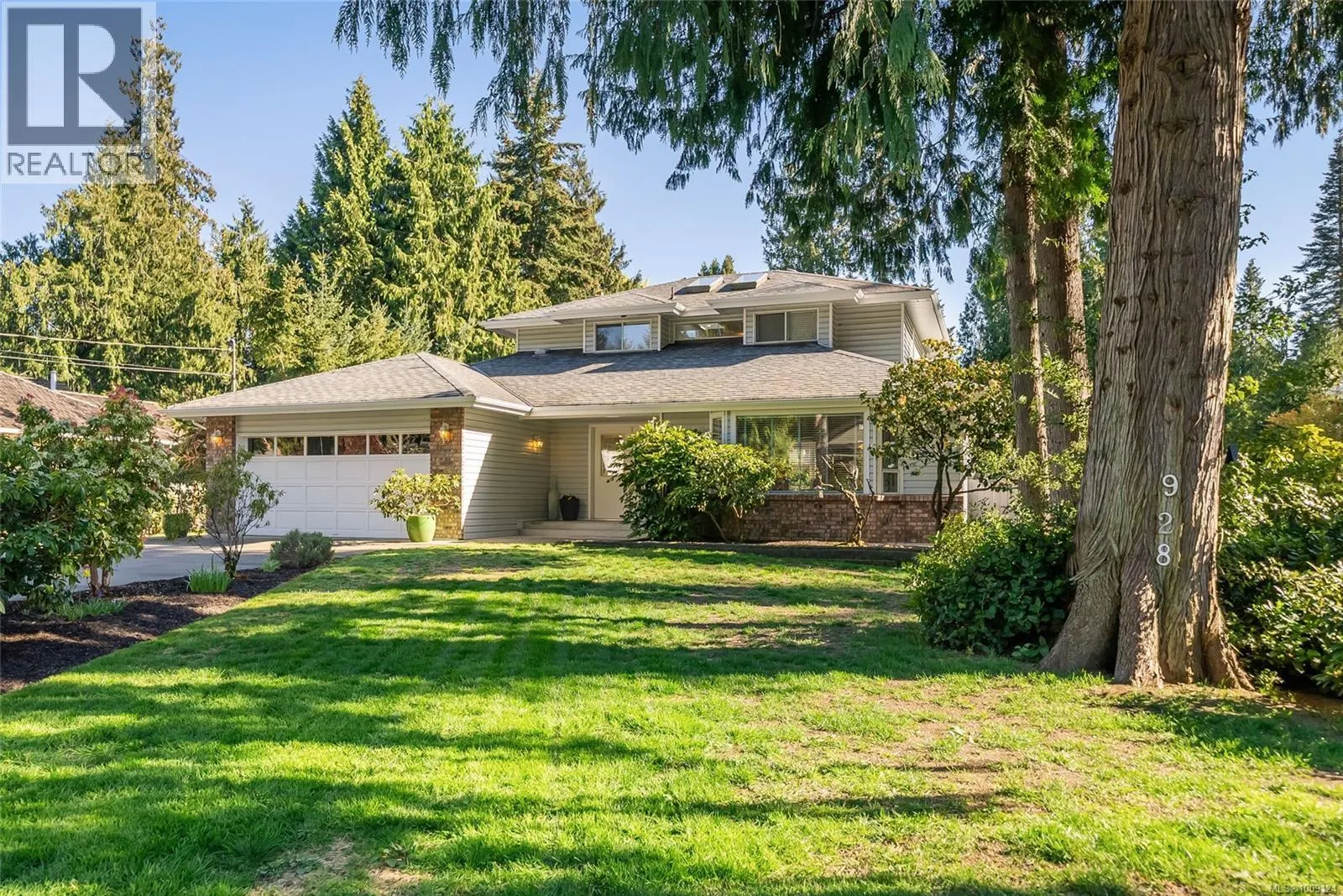 928 Ballenas Rd