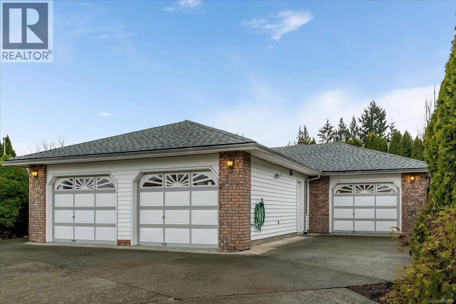 813 Cameron Way