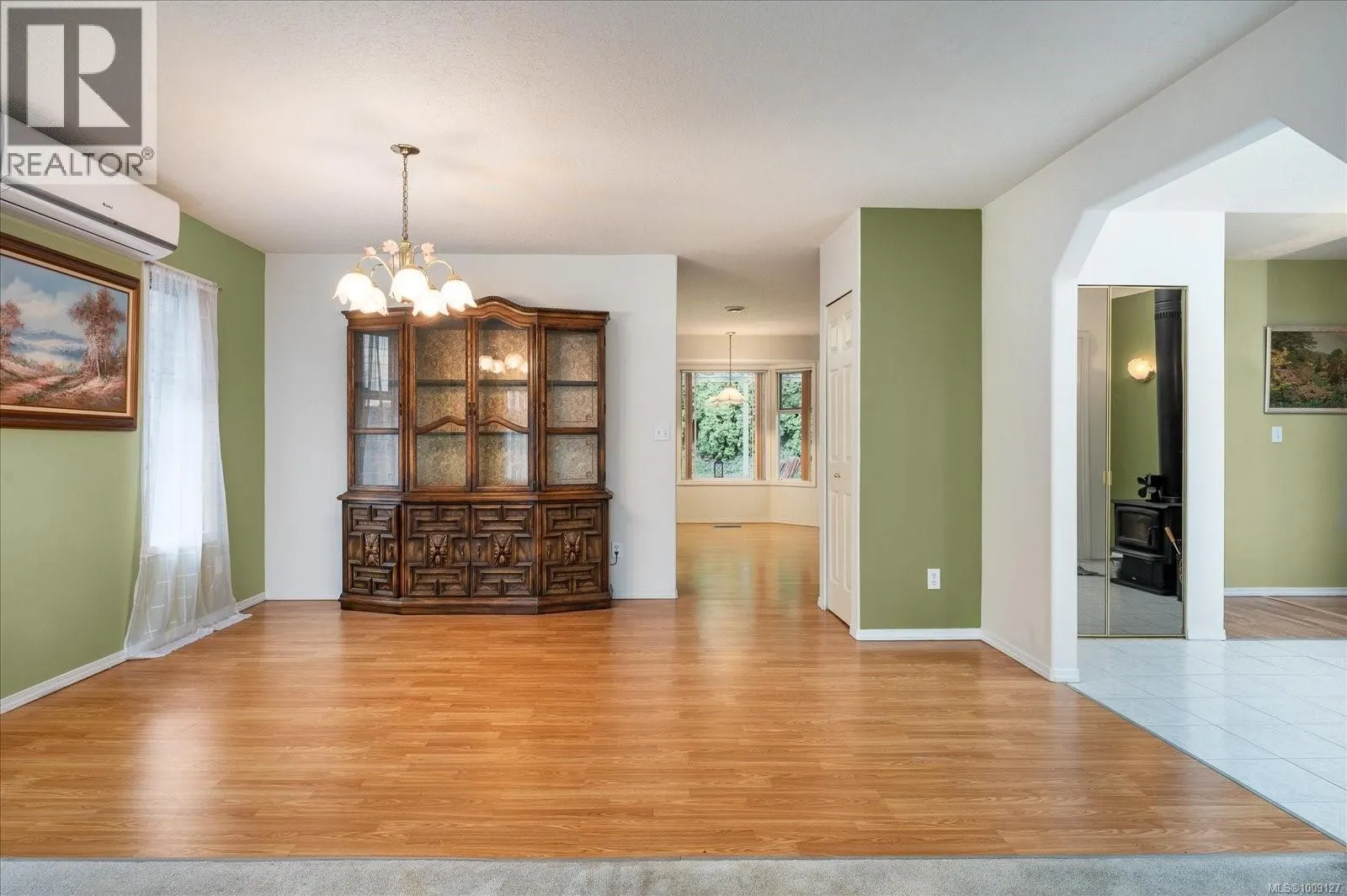 813 Cameron Way