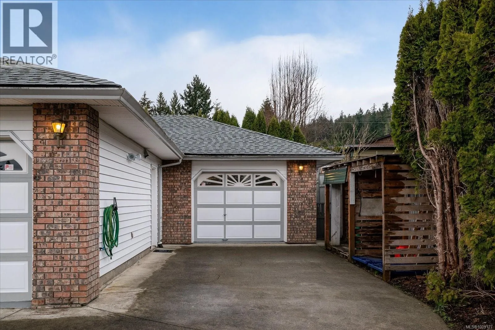 813 Cameron Way