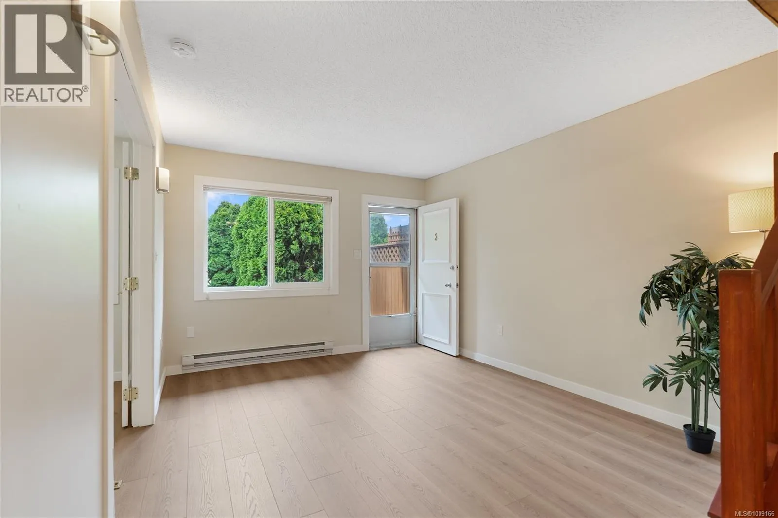 3 974 Dunford Ave