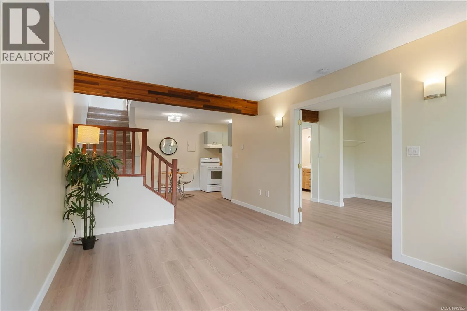 3 974 Dunford Ave