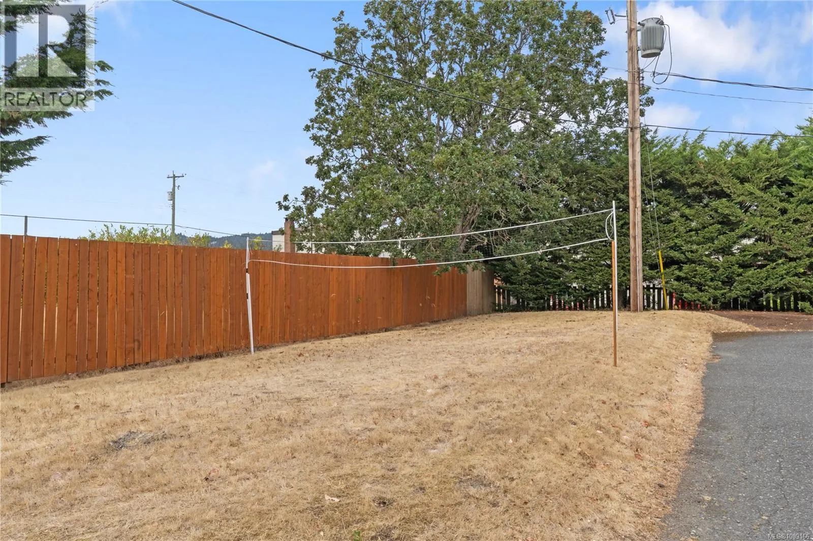 3 974 Dunford Ave