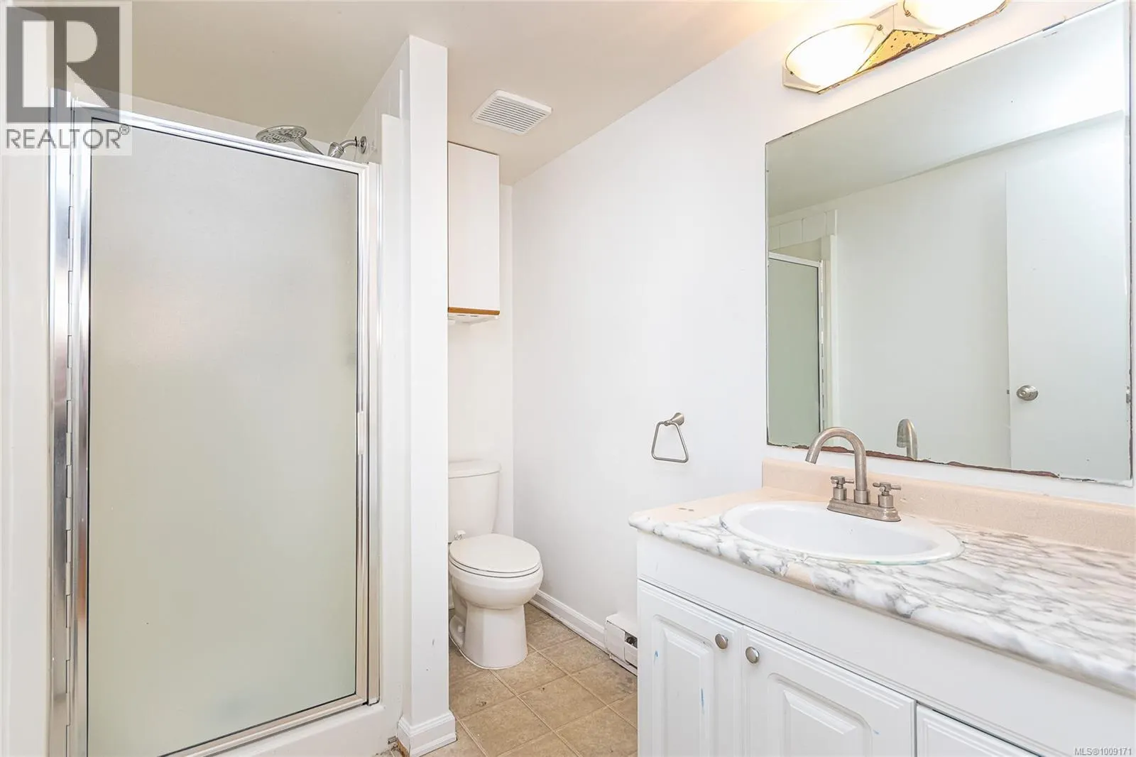 745 Newbury St