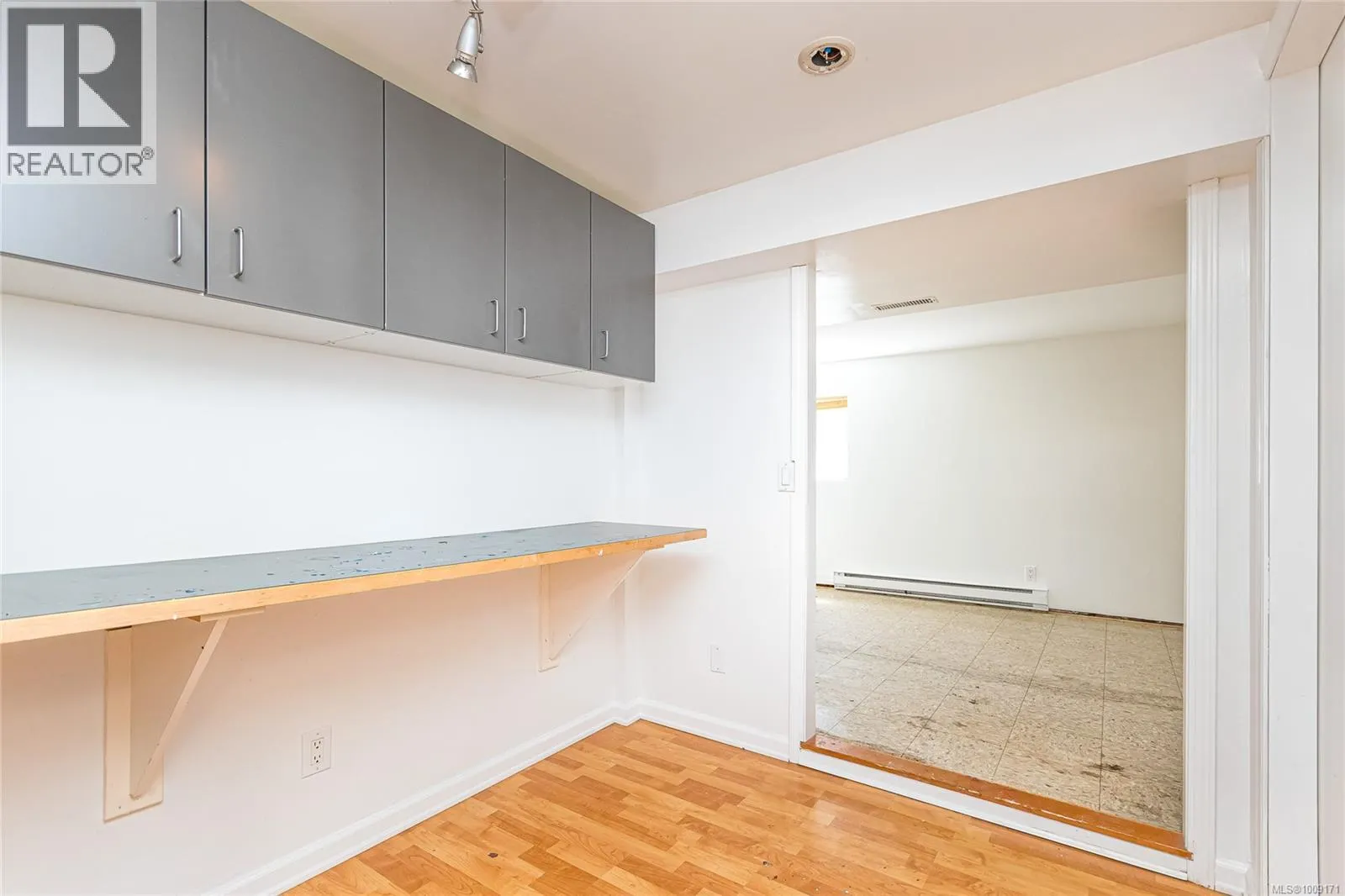 745 Newbury St