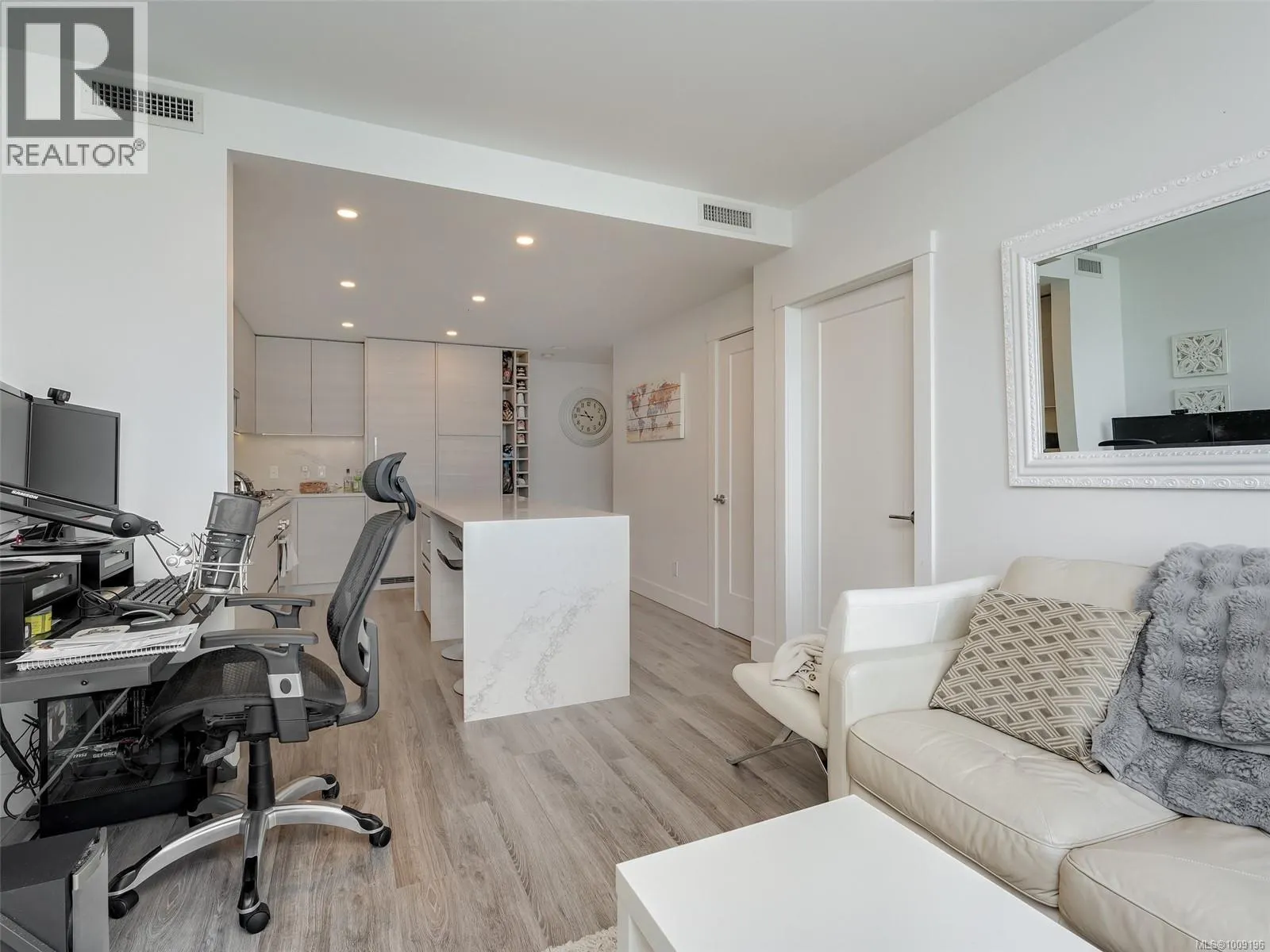 1404 777 Herald St