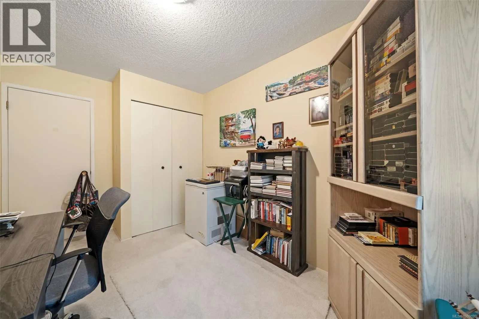 208 1124 Esquimalt Rd