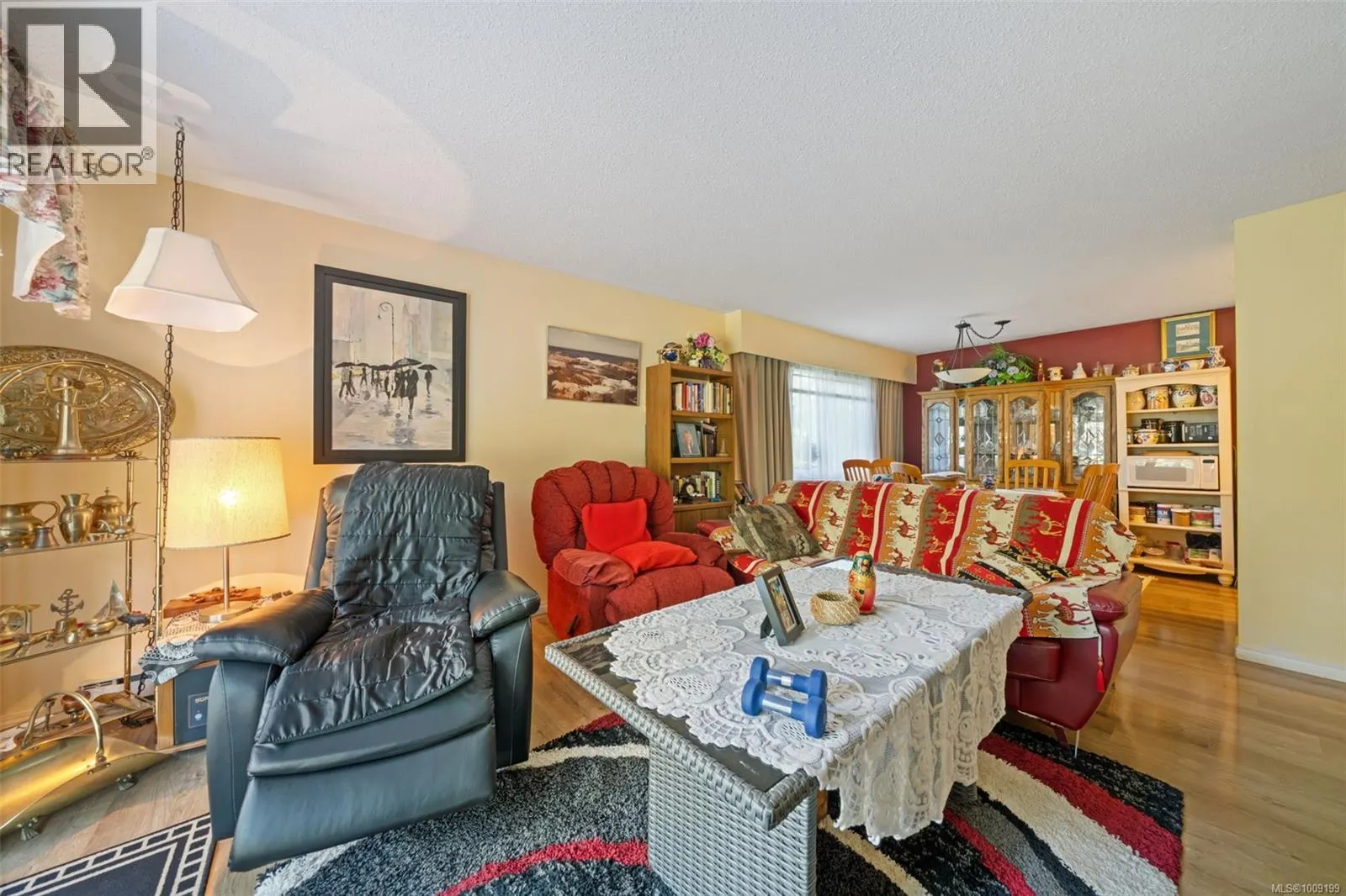 208 1124 Esquimalt Rd