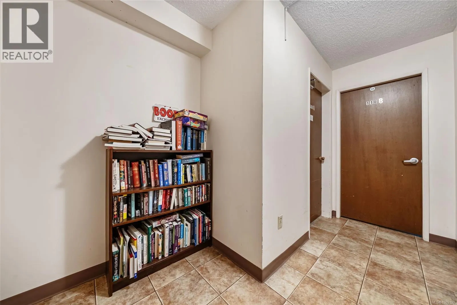 208 1124 Esquimalt Rd