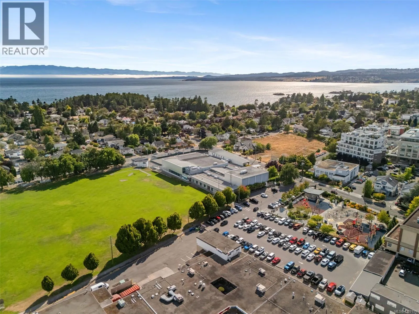 208 1124 Esquimalt Rd