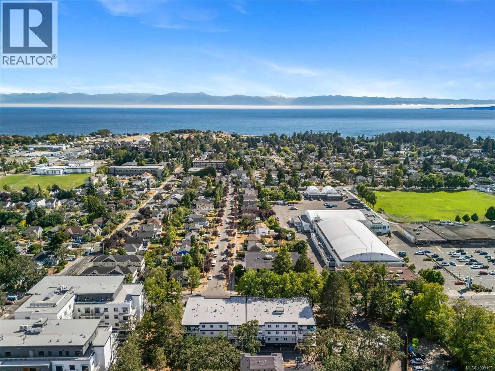 208 1124 Esquimalt Rd