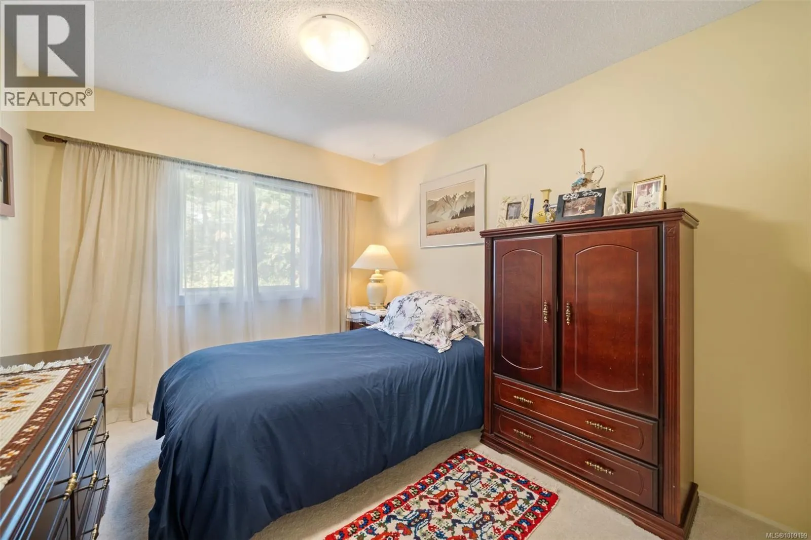 208 1124 Esquimalt Rd