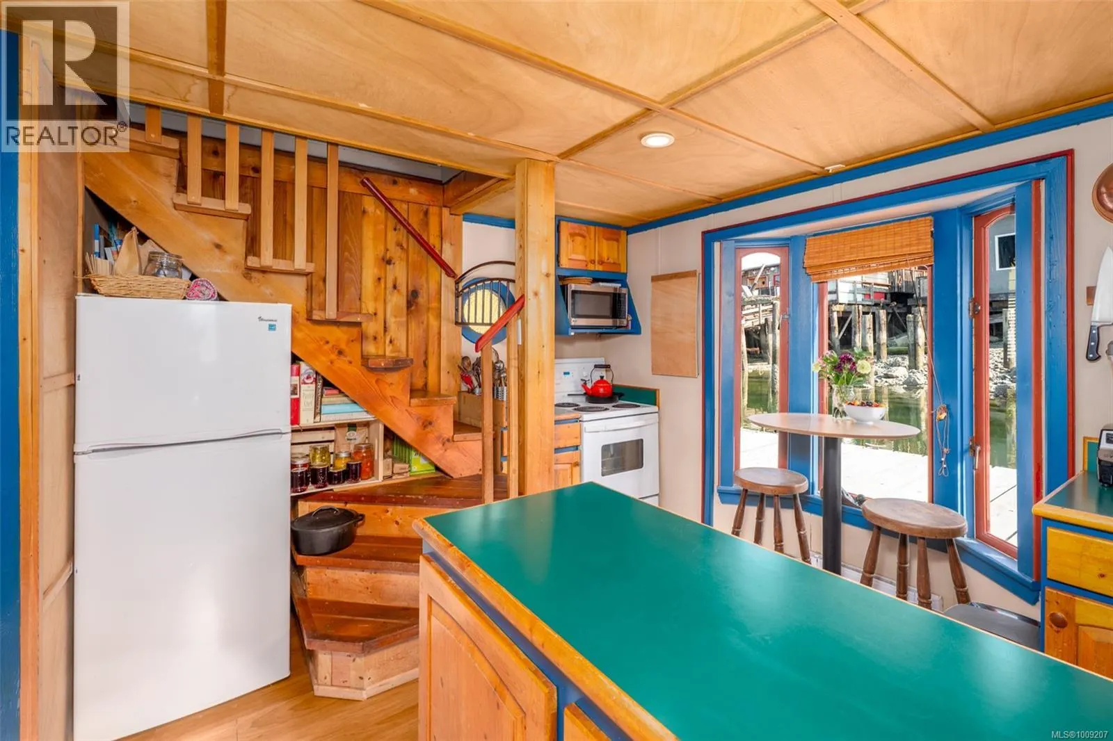 2 1765 Cowichan Bay Rd