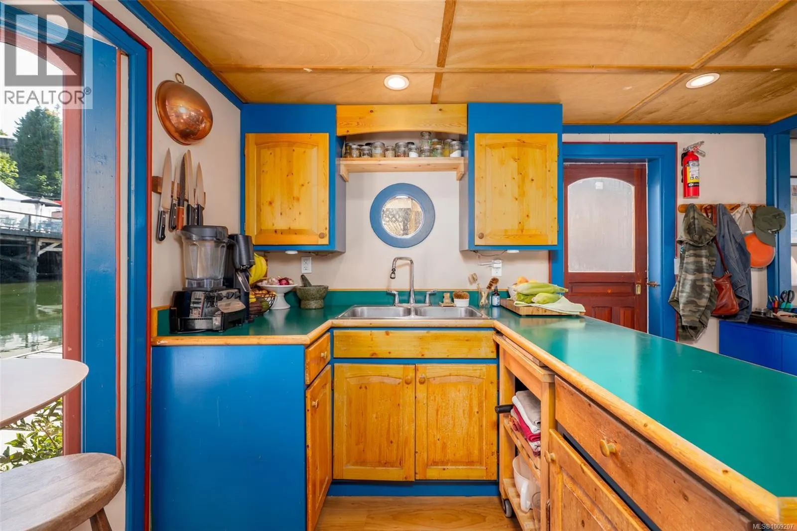 2 1765 Cowichan Bay Rd