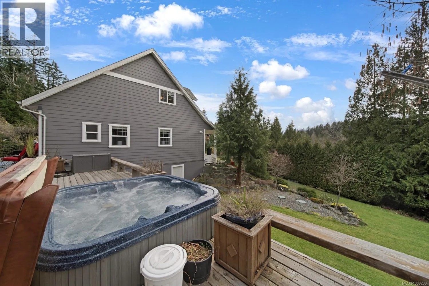 1591 Escarpment Way