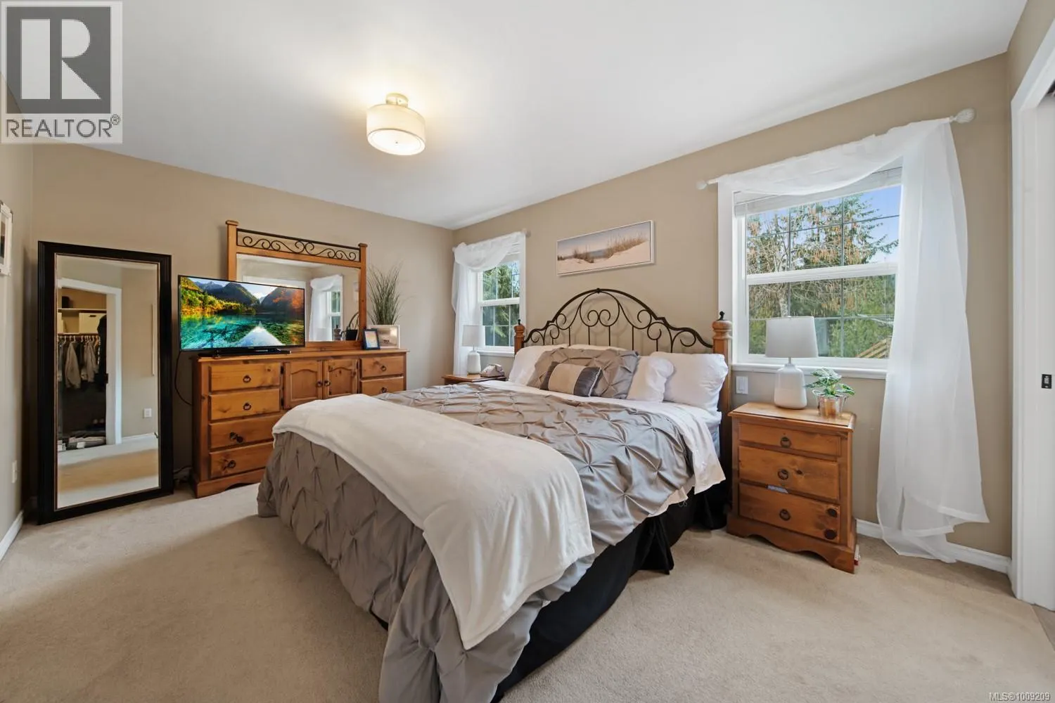 1591 Escarpment Way