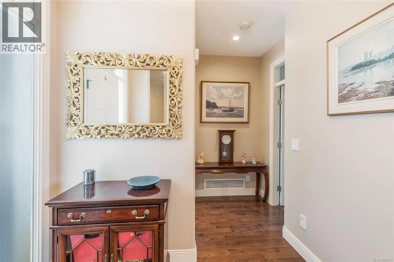 3708 Glen Oaks Dr