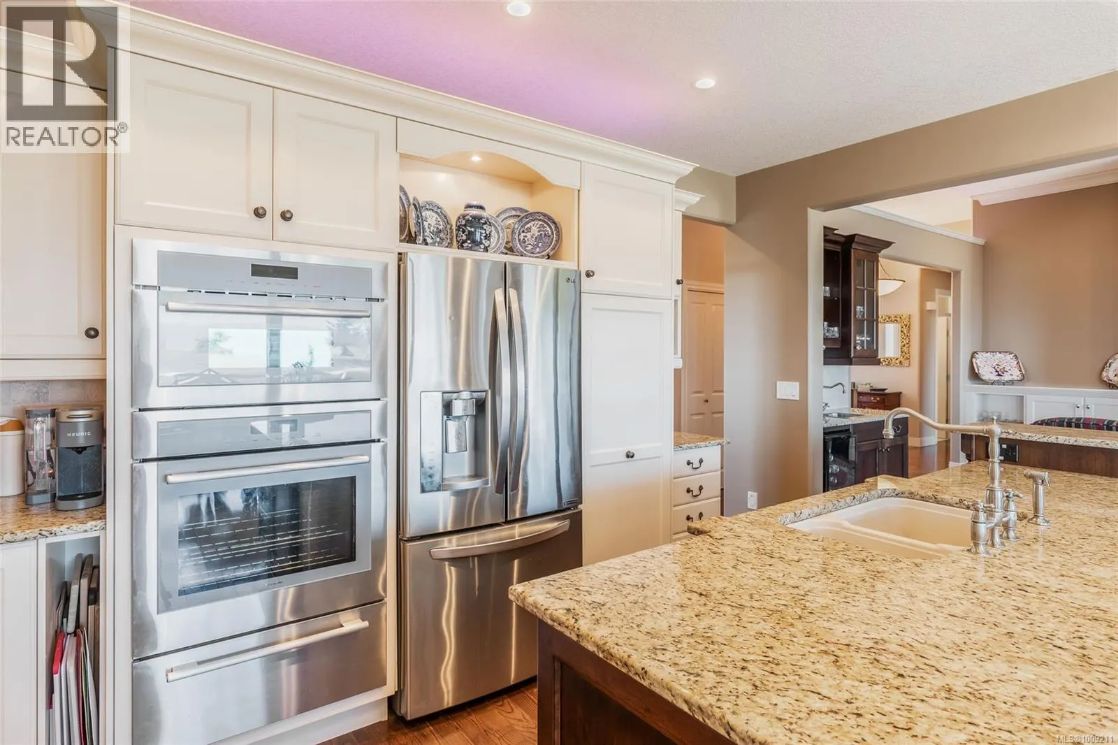 3708 Glen Oaks Dr