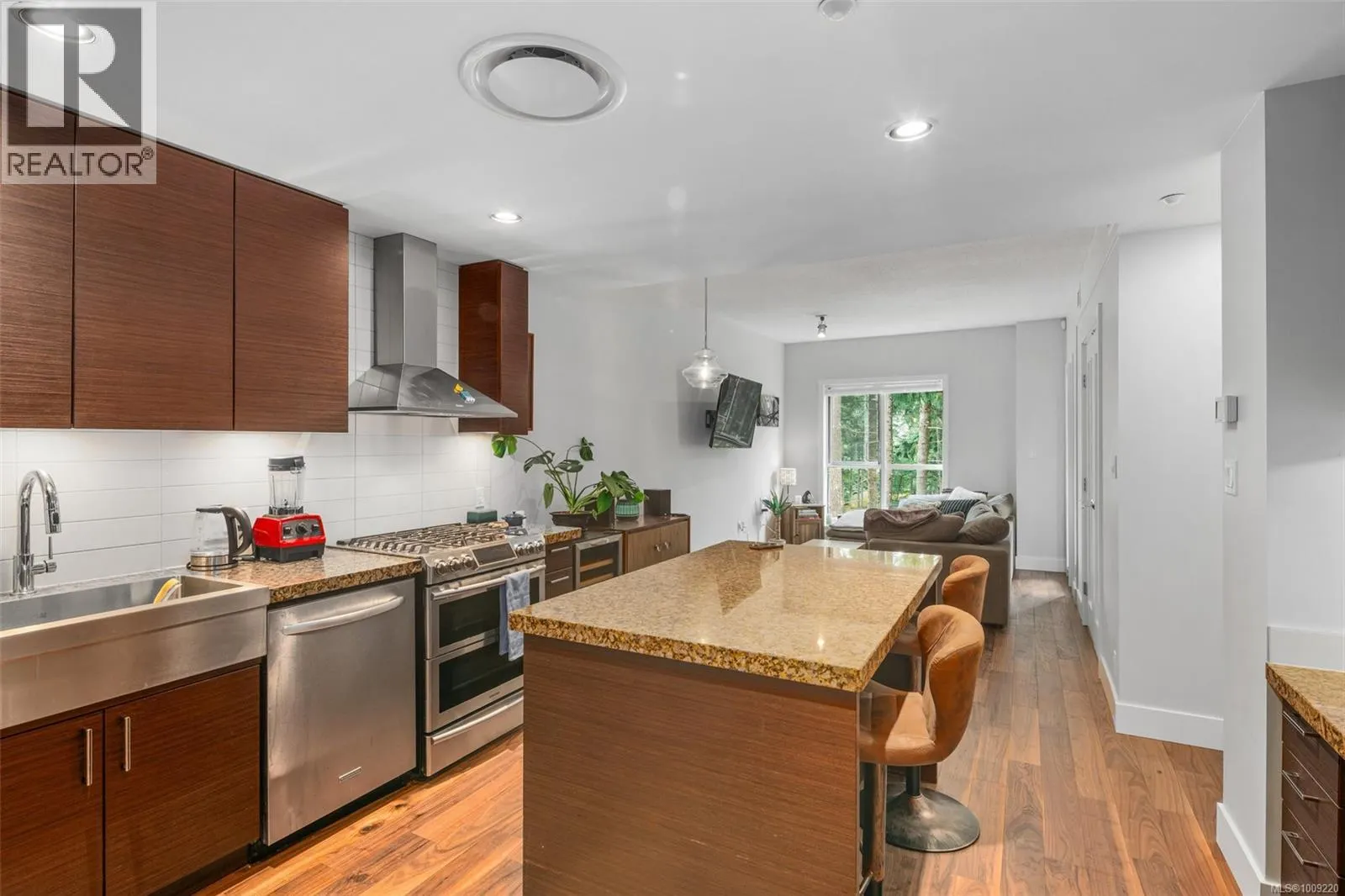 321 1400 Lynburne Pl