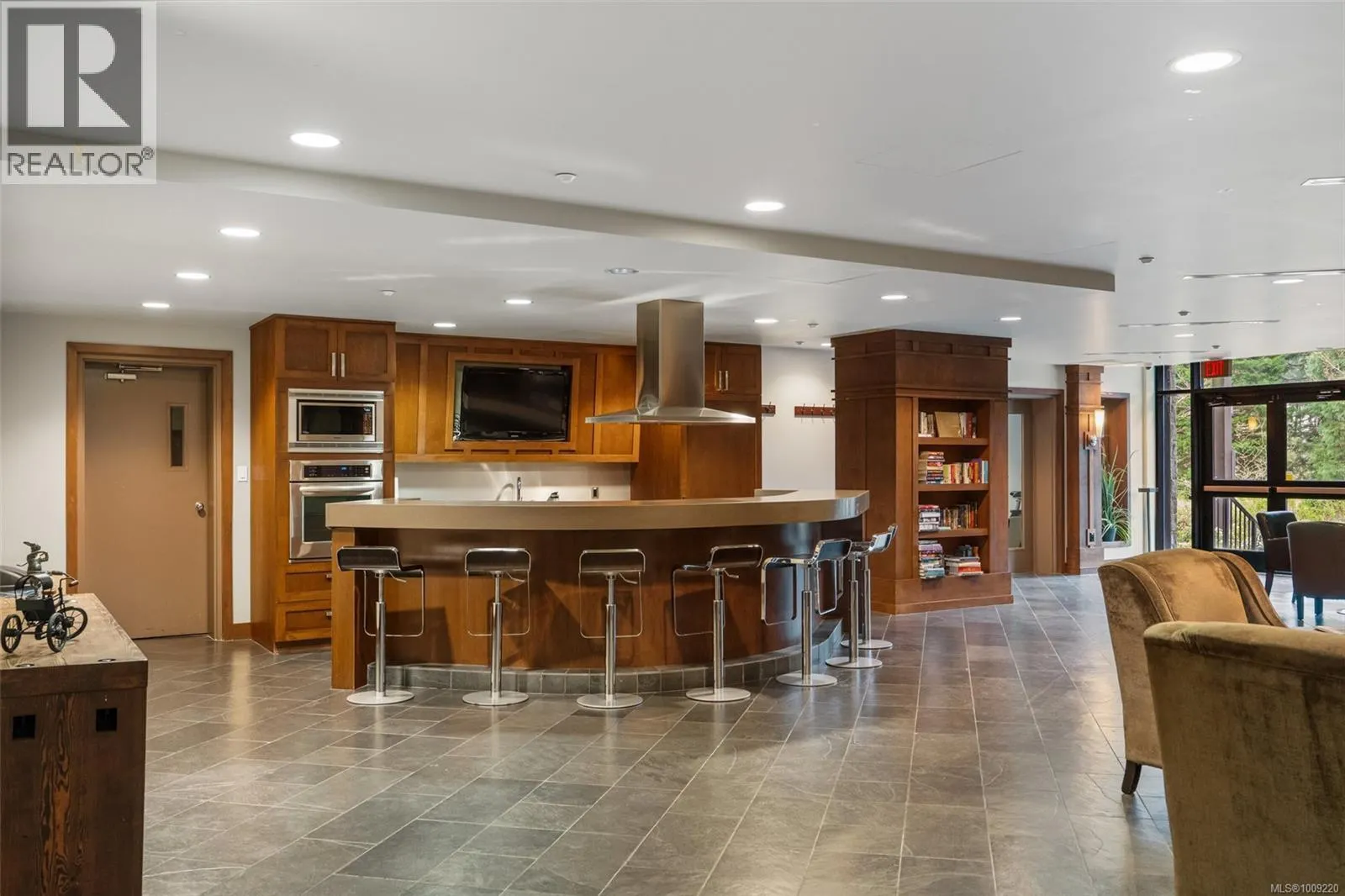 321 1400 Lynburne Pl