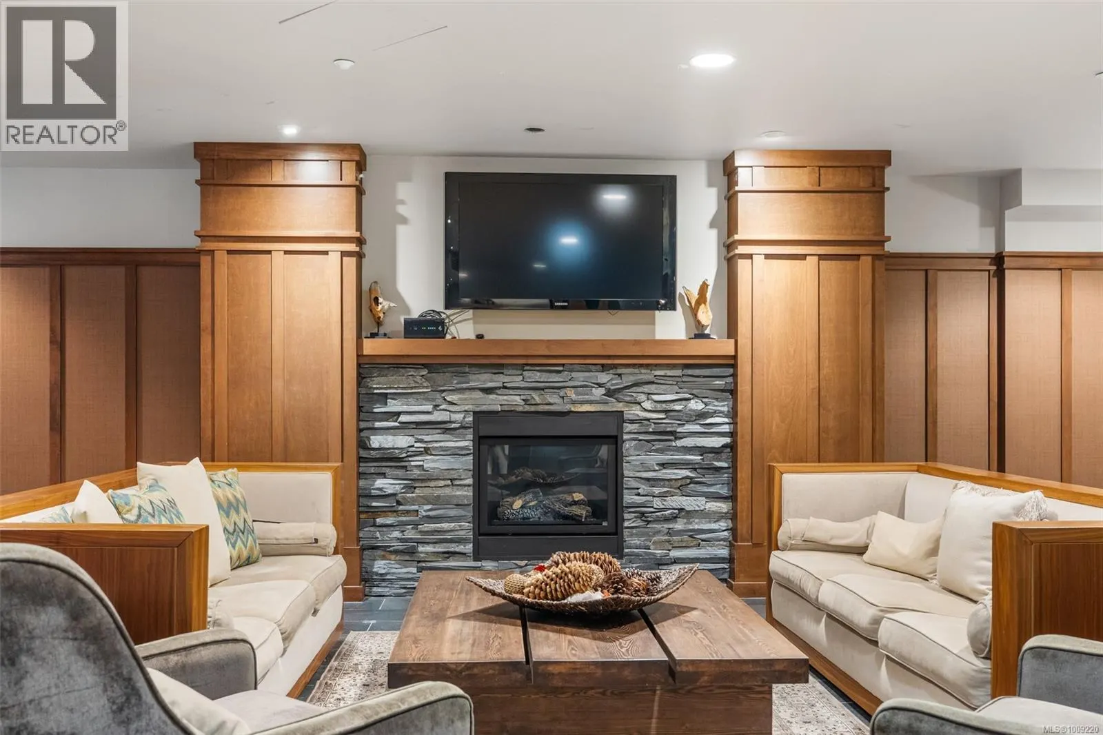 321 1400 Lynburne Pl