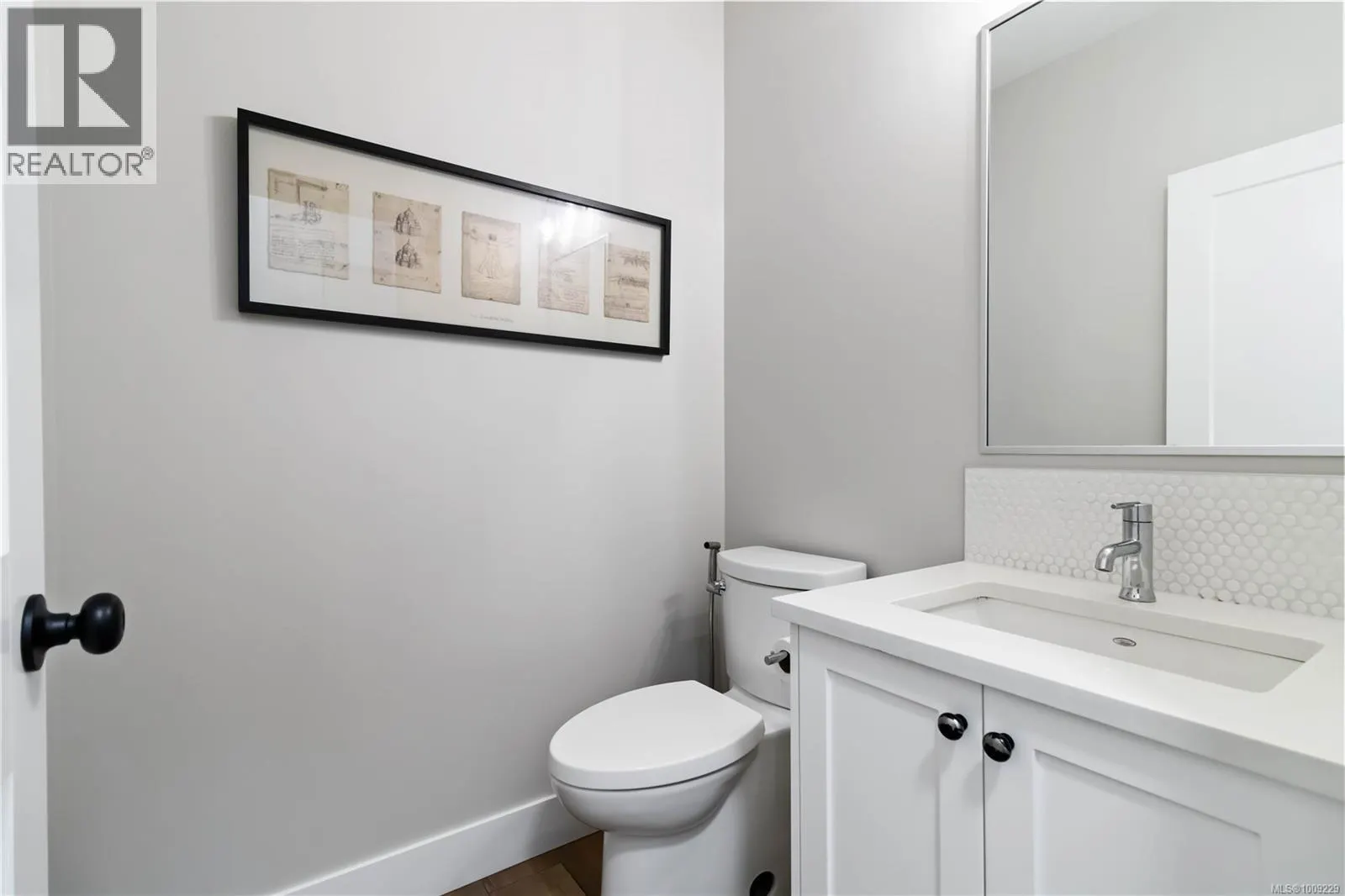 1126 Golden Spire Cres