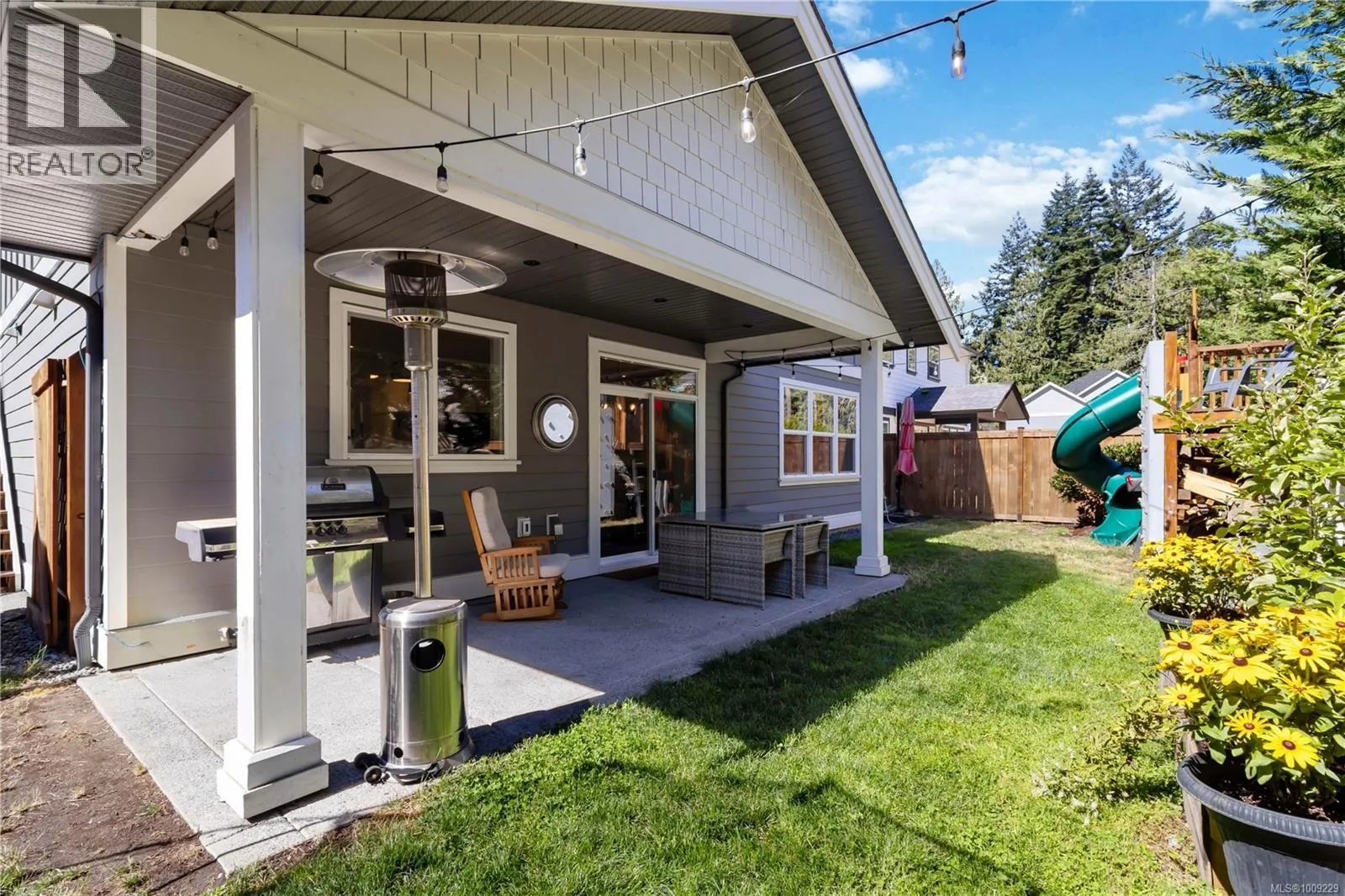 1126 Golden Spire Cres
