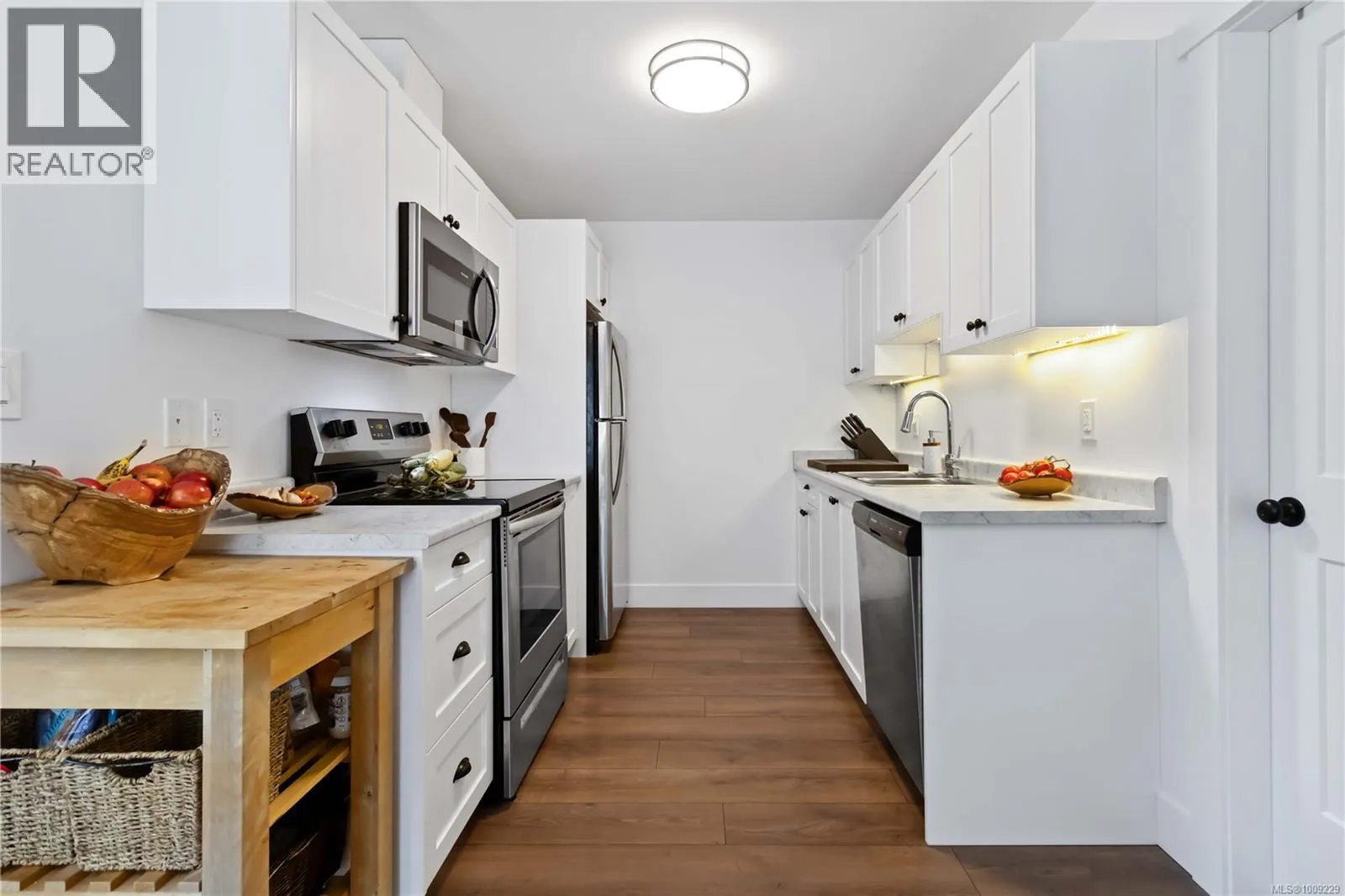 1126 Golden Spire Cres