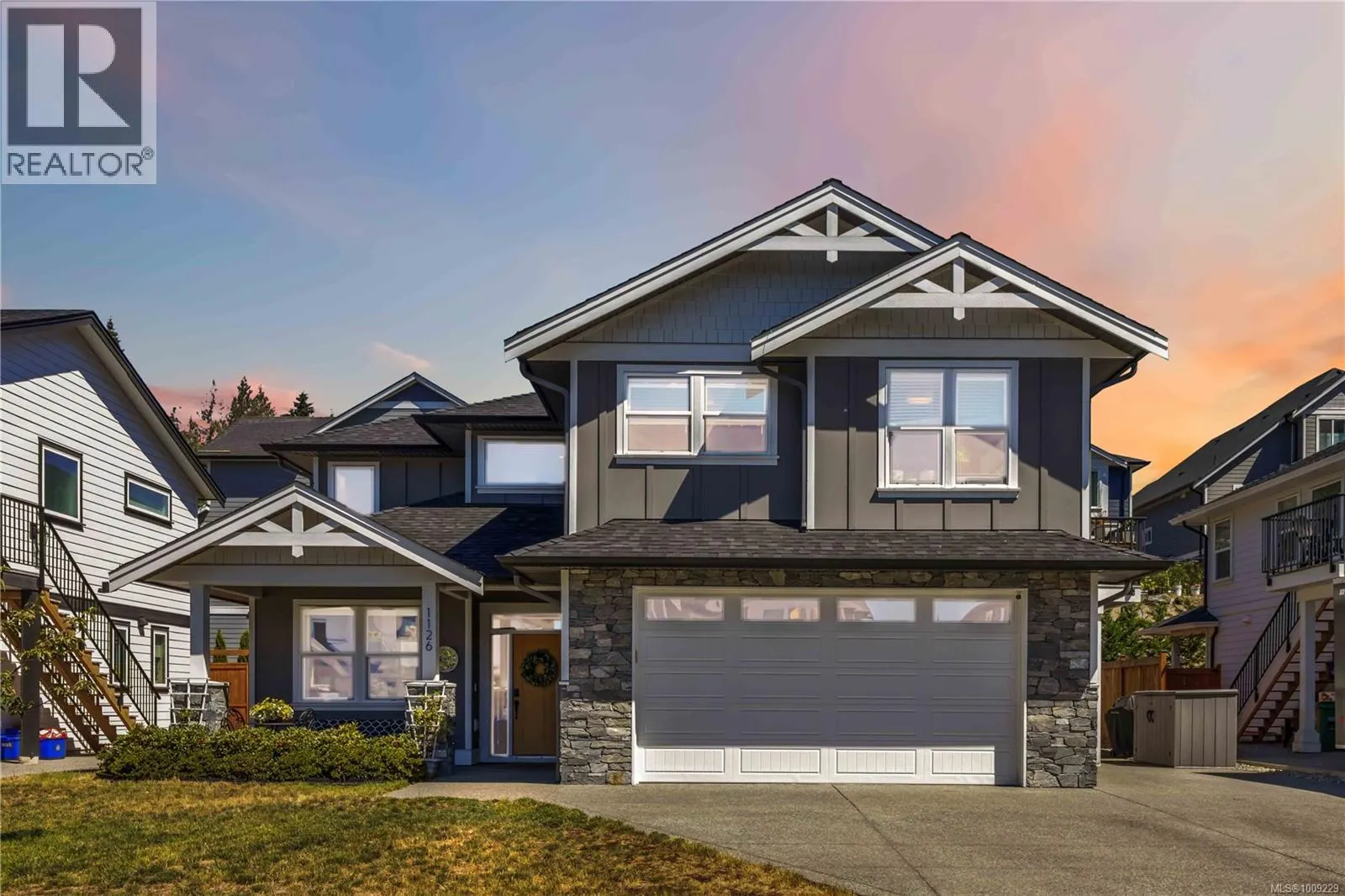 1126 Golden Spire Cres