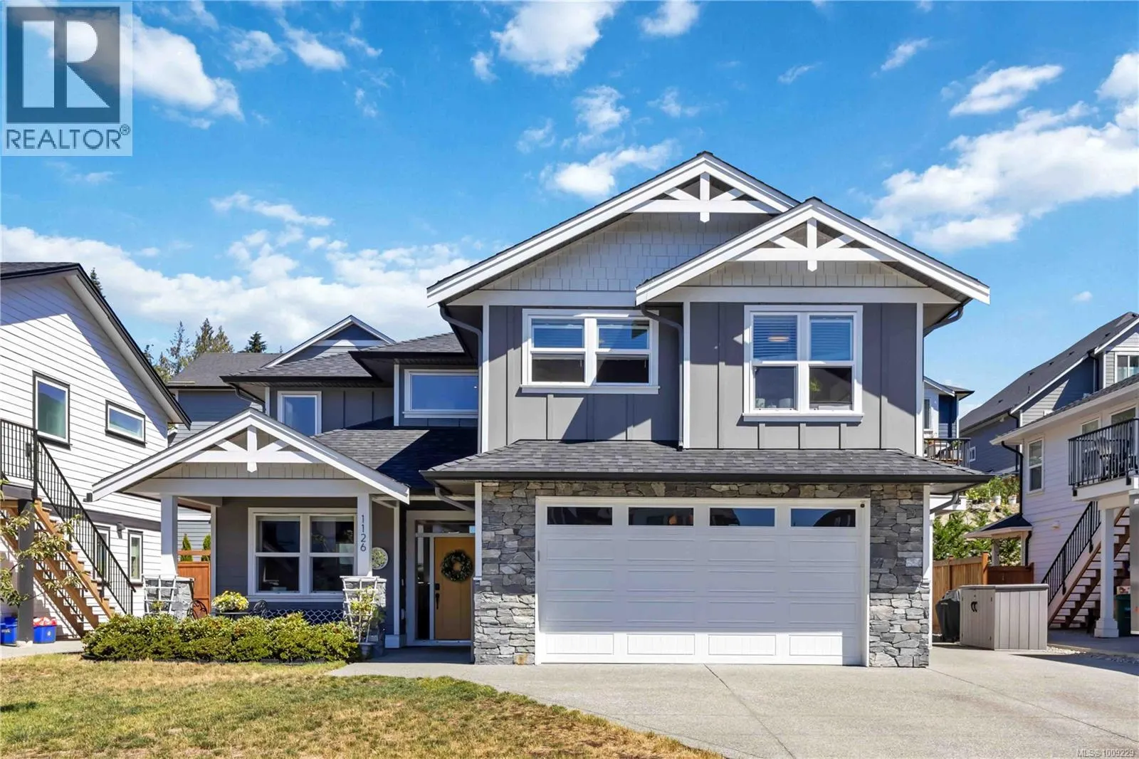 1126 Golden Spire Cres