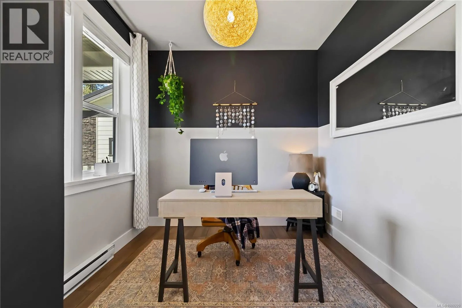 1126 Golden Spire Cres