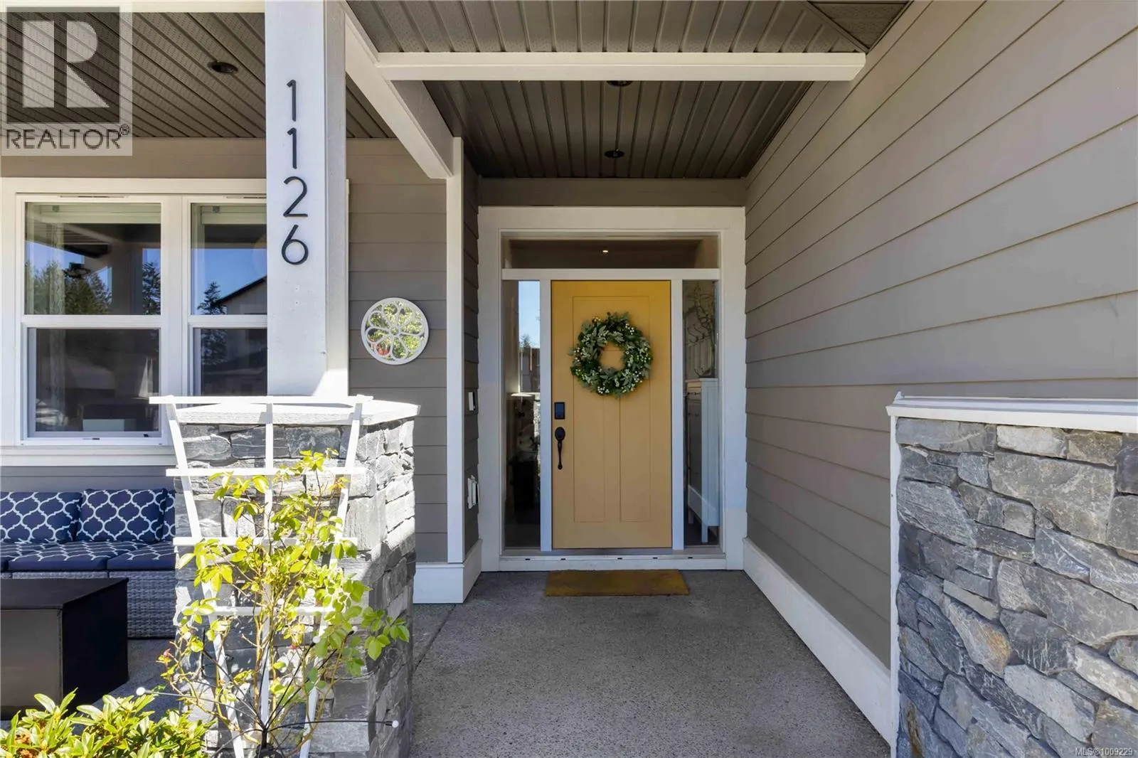 1126 Golden Spire Cres