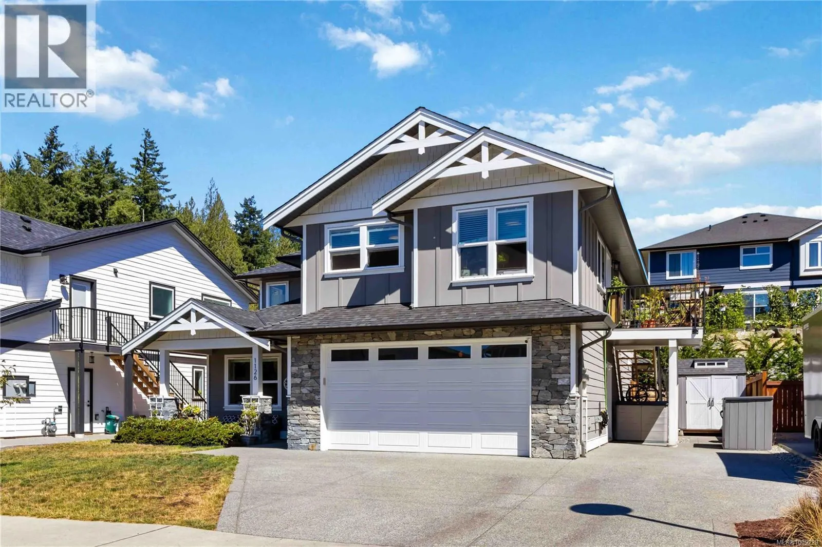 1126 Golden Spire Cres