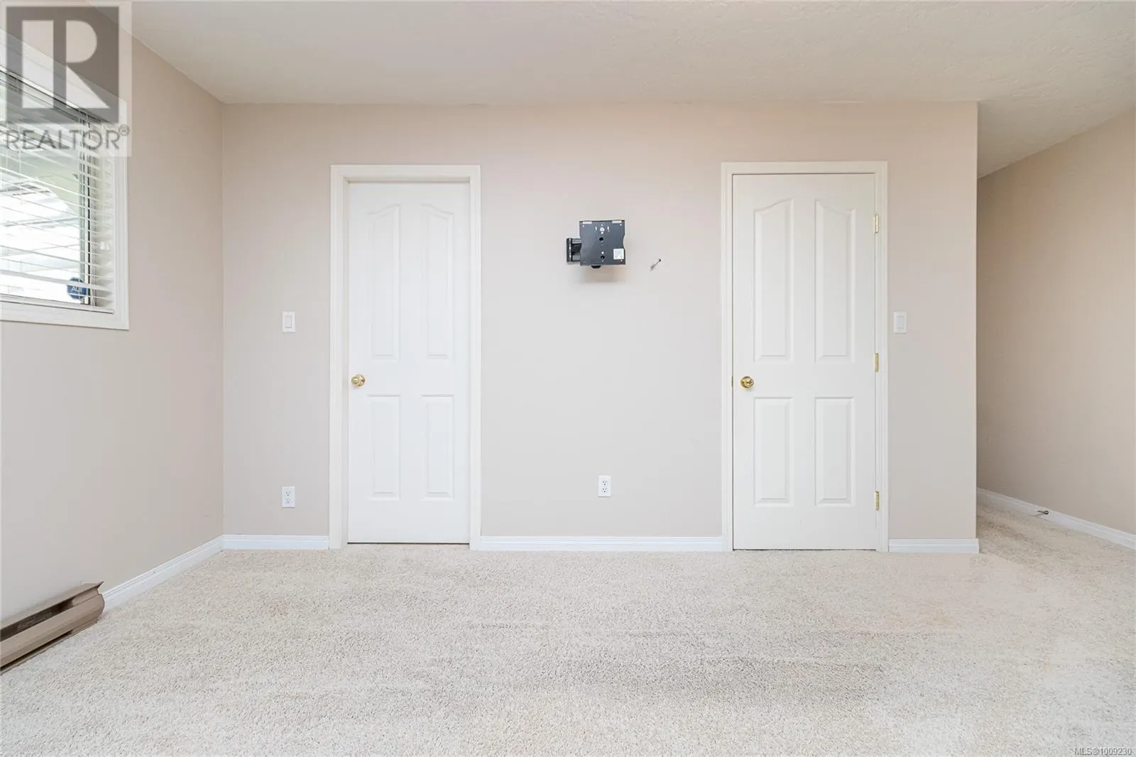 2270 Henlyn Dr