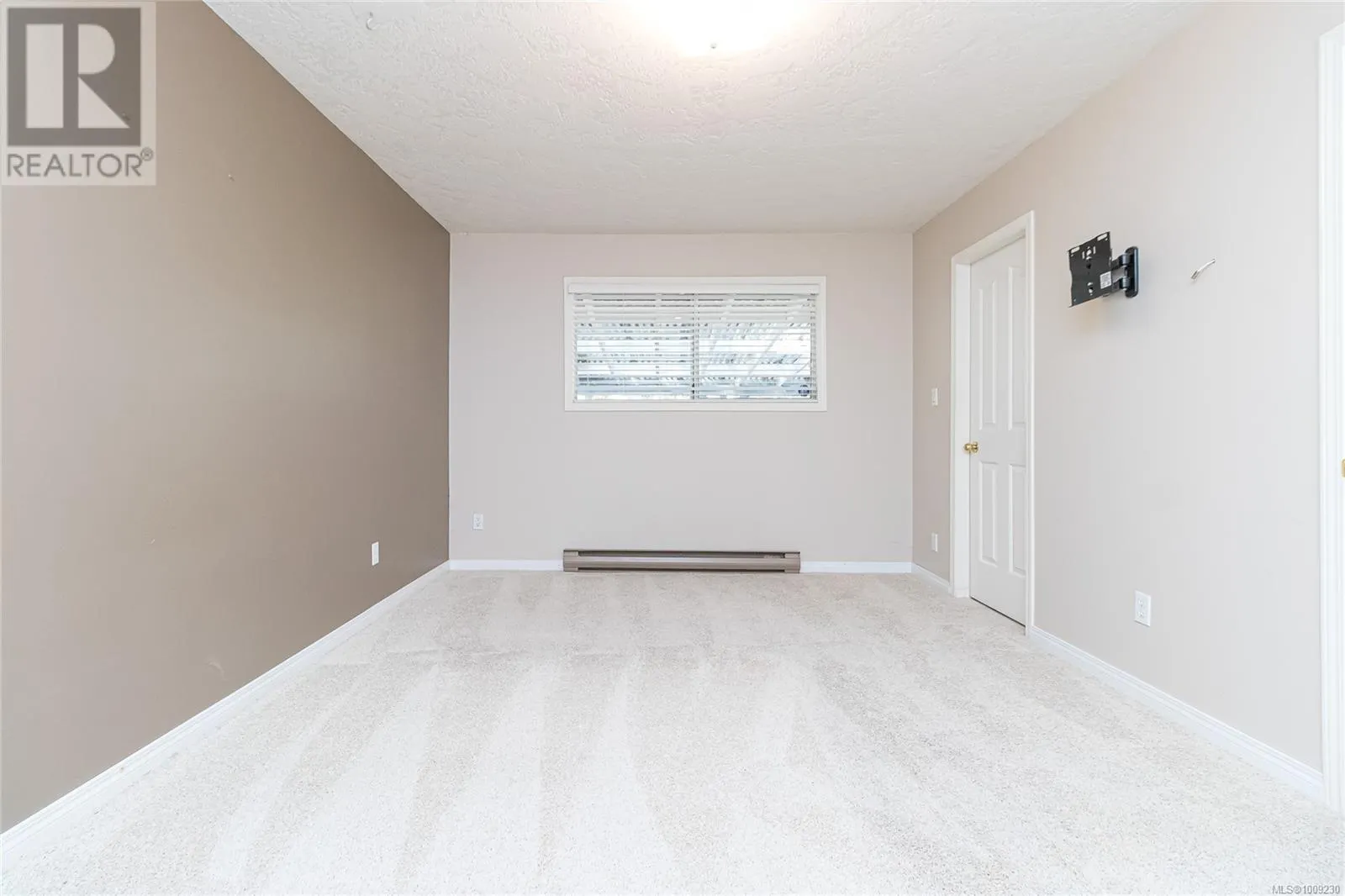 2270 Henlyn Dr