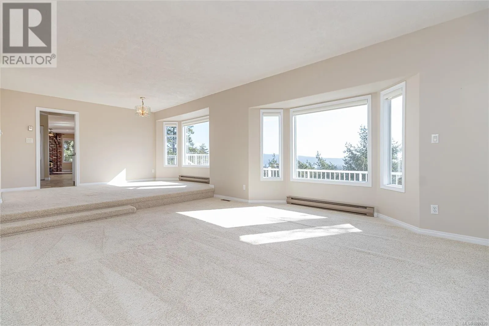 2270 Henlyn Dr